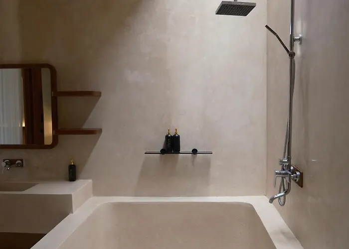 Avaya Boutique By Ayodya Hostel